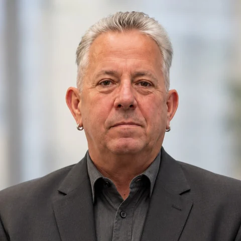 Mike Bogade, Vertriebsleitung bei surfaced