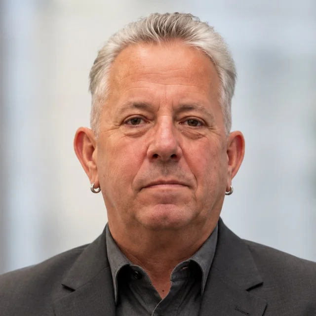 Mike Bogade, Vertriebsleitung bei surfaced